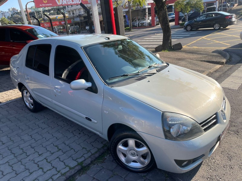 CLIO 1.0 PRIVILÉGE SEDAN 16V FLEX 4P MANUAL - 2009 - CAXIAS DO SUL