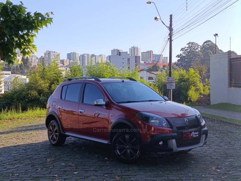 SANDERO 1.6 STEPWAY 8V FLEX 4P MANUAL - 2013 - CAXIAS DO SUL