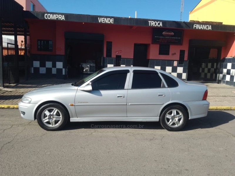 VECTRA 2.2 MPFI EXPRESSION 8V GASOLINA 4P MANUAL - 2002 - CAXIAS DO SUL