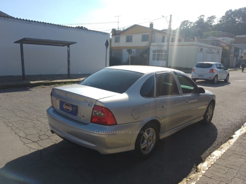 VECTRA 2.2 MPFI EXPRESSION 8V GASOLINA 4P MANUAL - 2002 - CAXIAS DO SUL