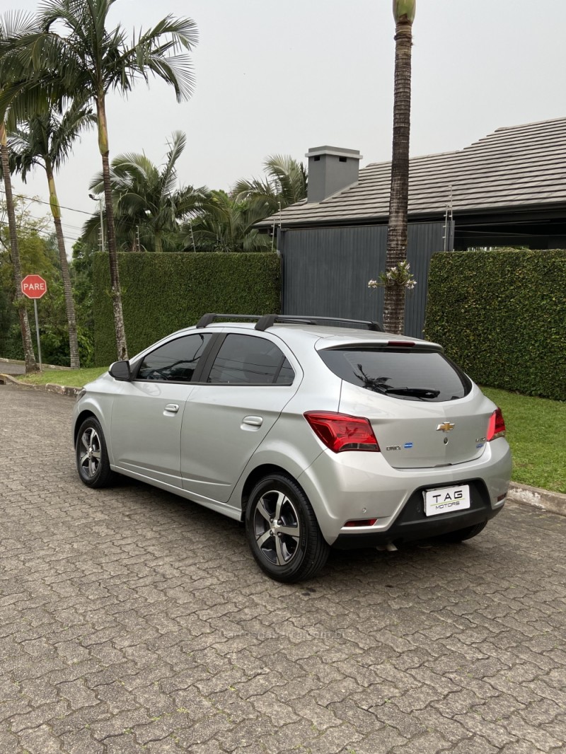 ONIX 1.4 MPFI LTZ 8V FLEX 4P MANUAL - 2018 - CAMPO BOM