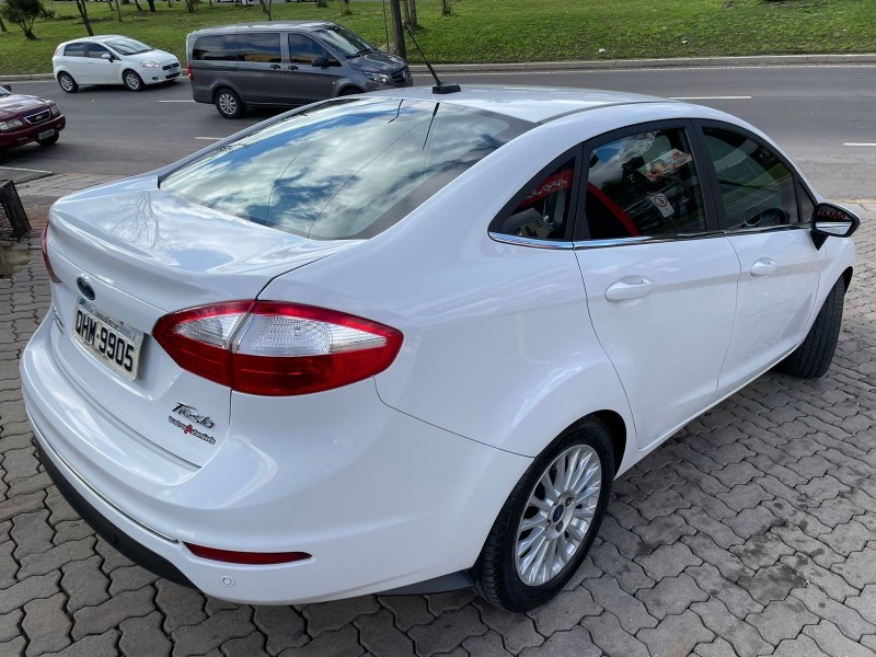 FIESTA 1.6 TITANIUM PLUS SEDAN 16V FLEX 4P AUTOMÁTICO - 2015 - CAXIAS DO SUL