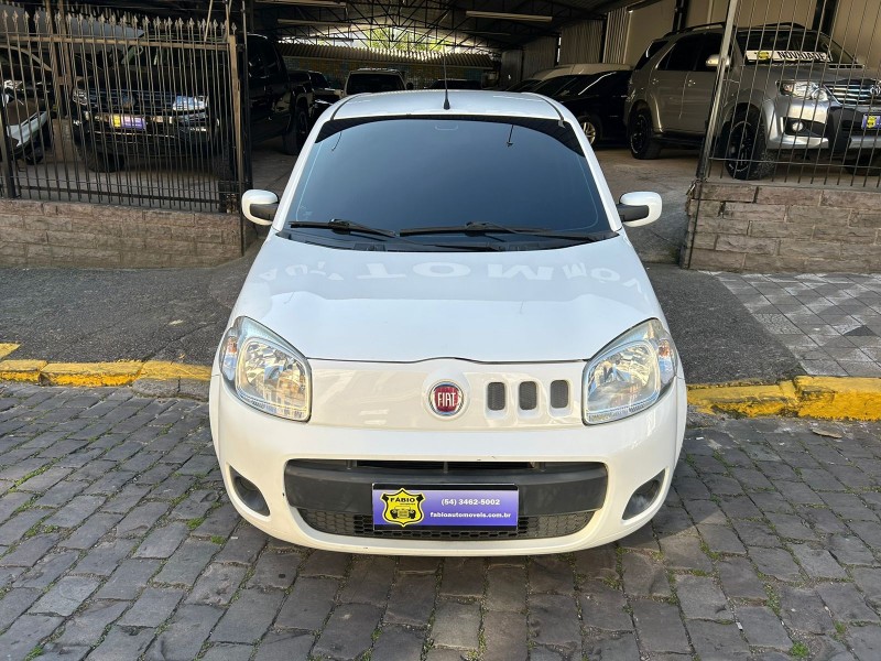 UNO 1.0 EVO VIVACE 8V FLEX 4P MANUAL - 2015 - GARIBALDI