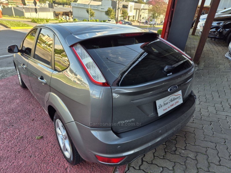 FOCUS 1.6 GLX 8V FLEX 4P MANUAL - 2011 - FARROUPILHA