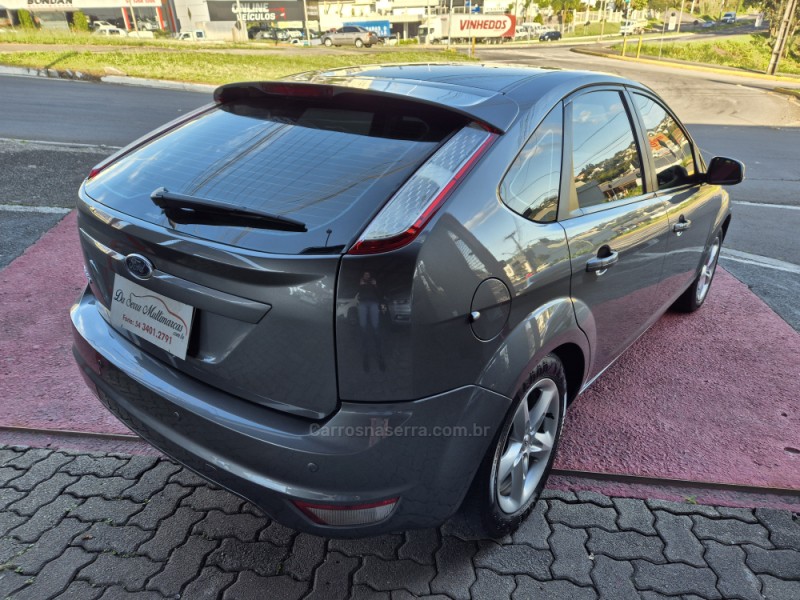 FOCUS 1.6 GLX 8V FLEX 4P MANUAL - 2011 - FARROUPILHA