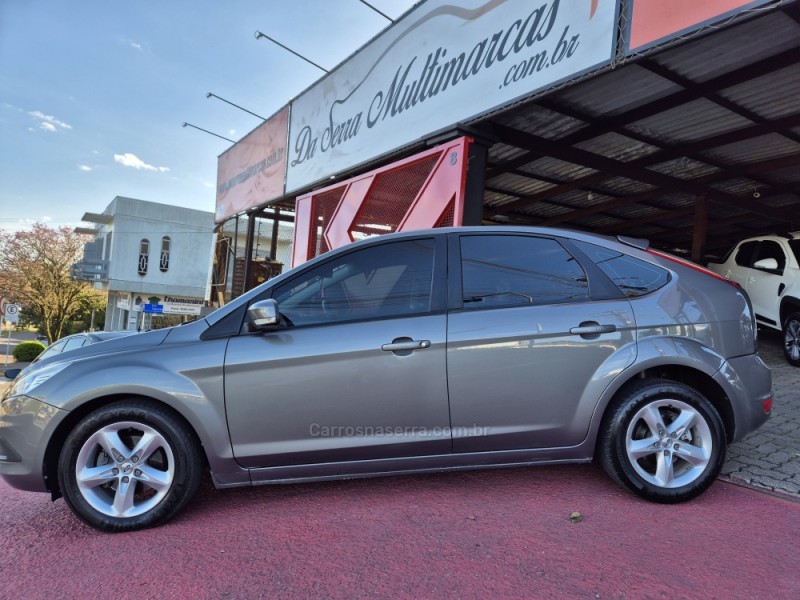 FOCUS 1.6 GLX 8V FLEX 4P MANUAL - 2011 - FARROUPILHA