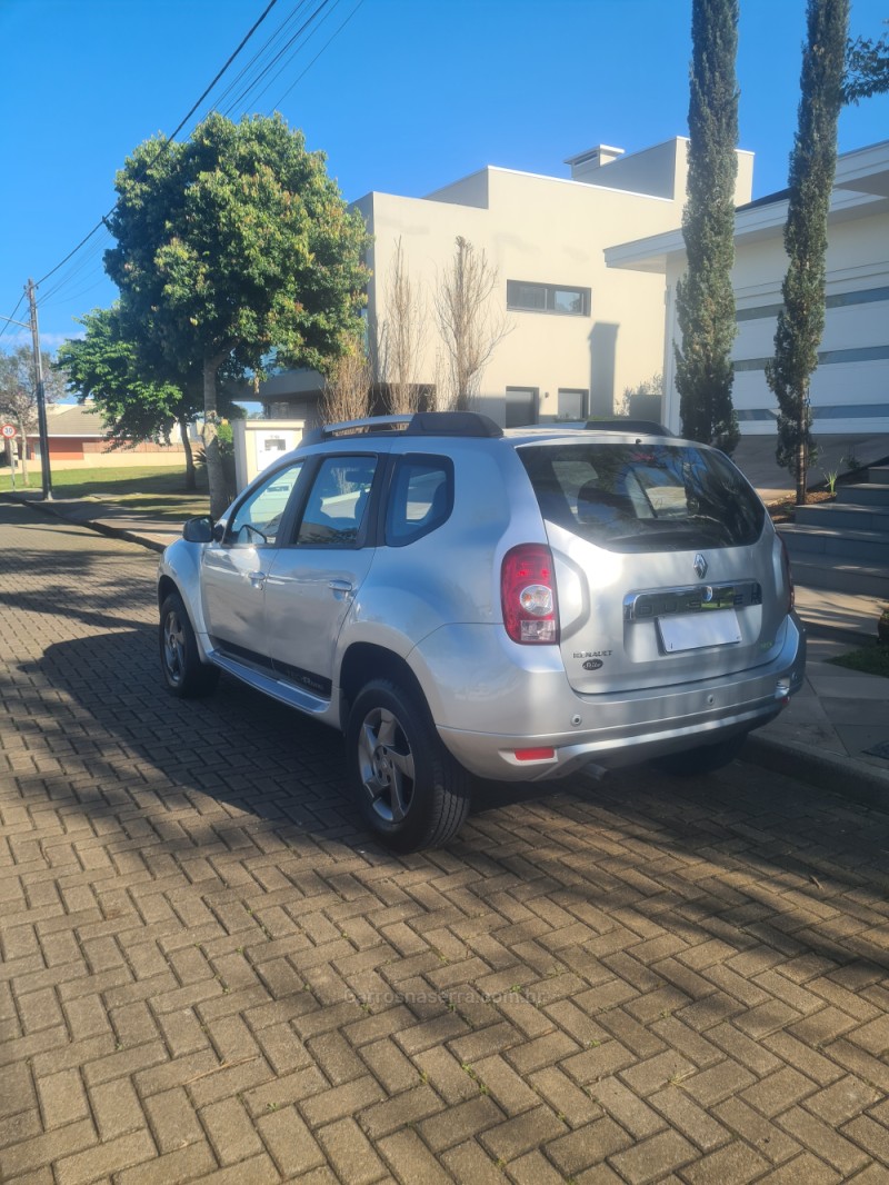 DUSTER 1.6 TECH ROAD 4X2 16V FLEX 4P MANUAL - 2014 - BENTO GONçALVES