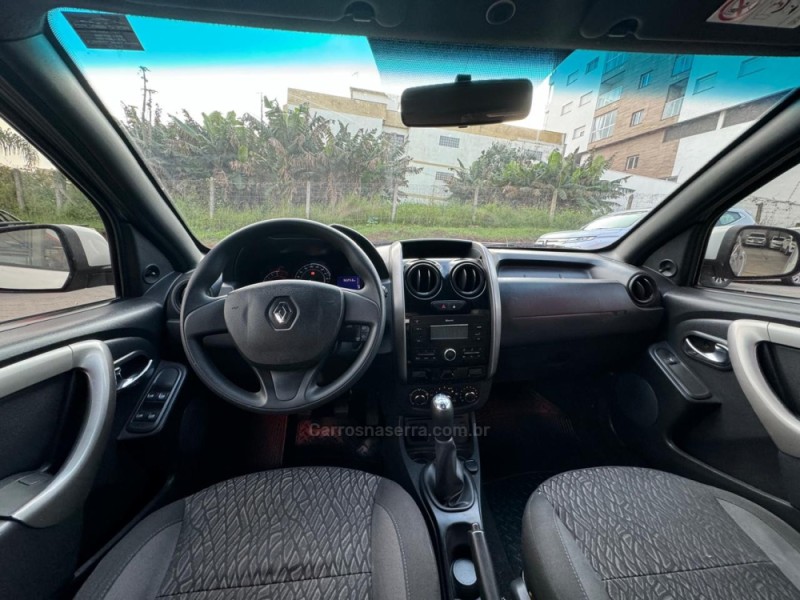 DUSTER 1.6 EXPRESSION 4X2 16V FLEX 4P MANUAL - 2018 - FELIZ