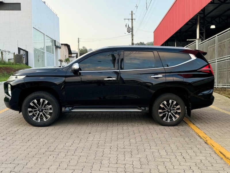 PAJERO SPORT 2.4 HPE-S 4X4 DIESEL 4P AUTOMÁTICO - 2022 - FELIZ