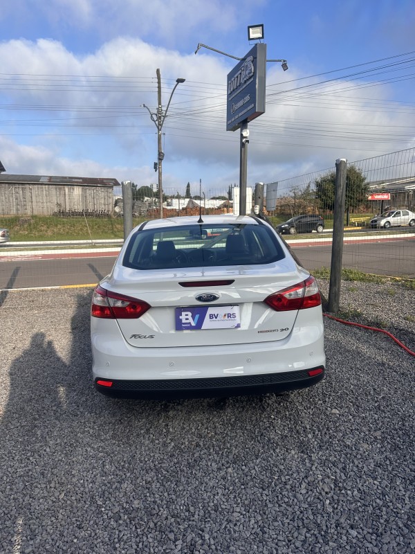 FOCUS 2.0 S SEDAN 16V FLEX 4P AUTOMÁTICO - 2015 - FARROUPILHA