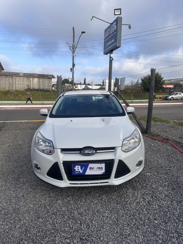 FOCUS 2.0 S SEDAN 16V FLEX 4P AUTOMÁTICO - 2015 - FARROUPILHA