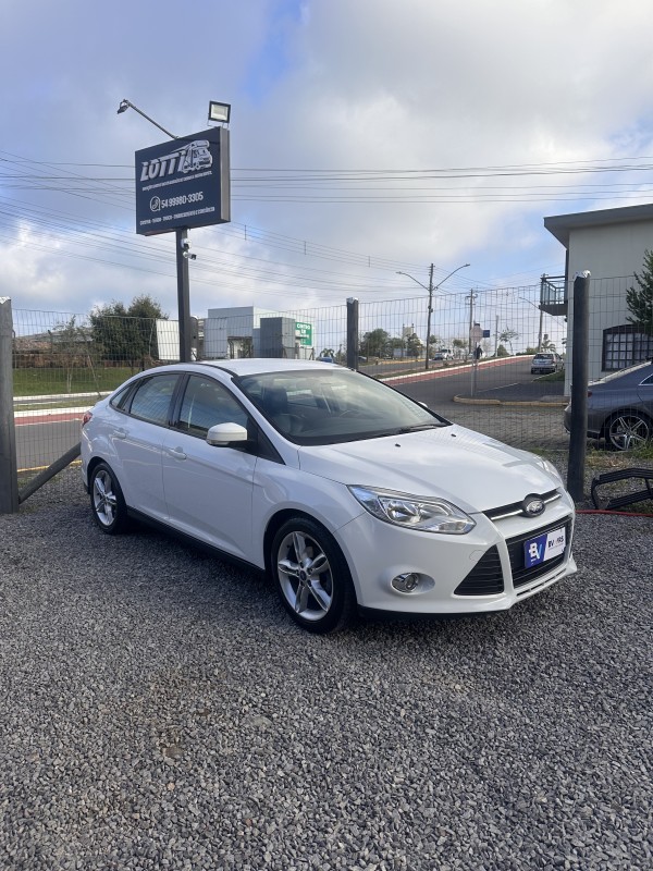 FOCUS 2.0 S SEDAN 16V FLEX 4P AUTOMÁTICO - 2015 - FARROUPILHA