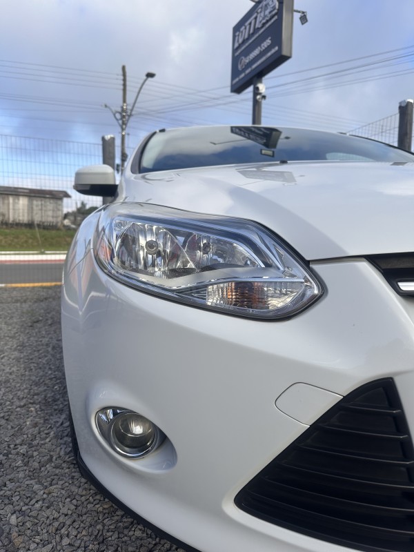 FOCUS 2.0 S SEDAN 16V FLEX 4P AUTOMÁTICO - 2015 - FARROUPILHA