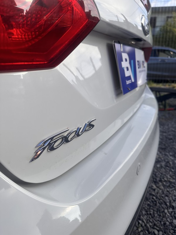 FOCUS 2.0 S SEDAN 16V FLEX 4P AUTOMÁTICO - 2015 - FARROUPILHA