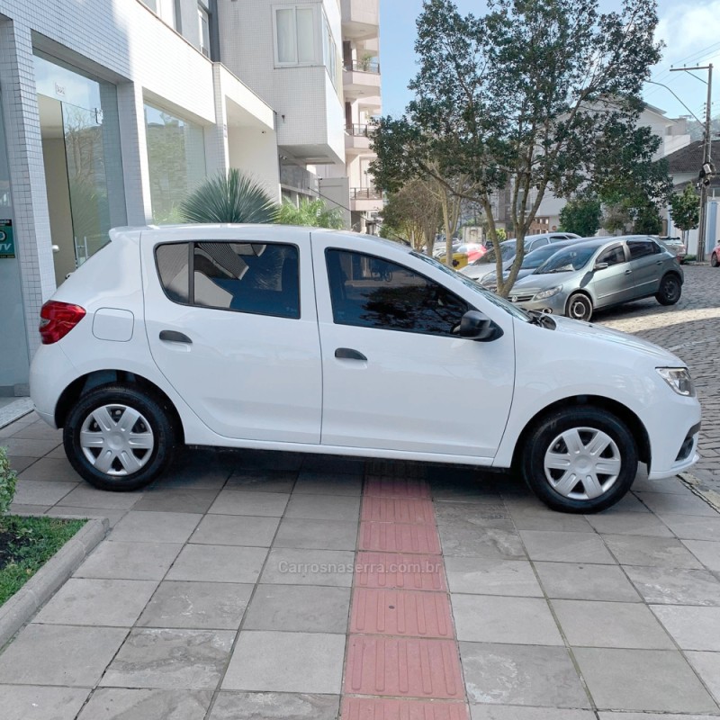 SANDERO 1.0 LIFE 12V FLEX 4P MANUAL - 2020 - FLORES DA CUNHA