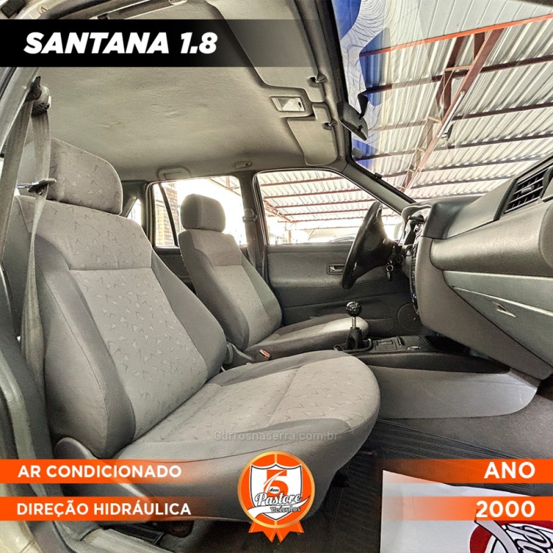 SANTANA 1.8 MI 8V GASOLINA 4P MANUAL - 2000 - VACARIA