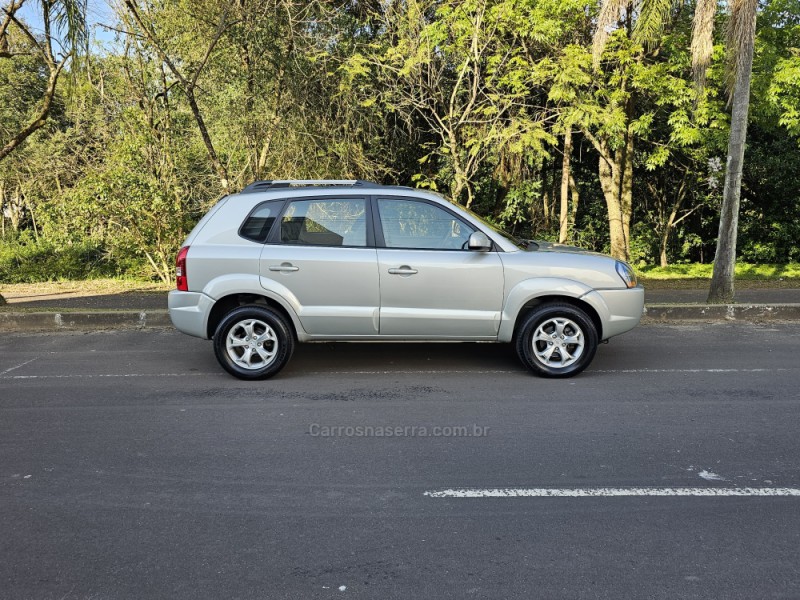 TUCSON 2.0 MPFI GLS 16V 143CV 2WD GASOLINA 4P AUTOMÁTICO - 2012 - CAMPO BOM