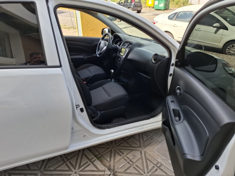 VERSA 1.6 16V FLEXSTART V-DRIVE PREMIUM XTRONIC - 2021 - CAXIAS DO SUL