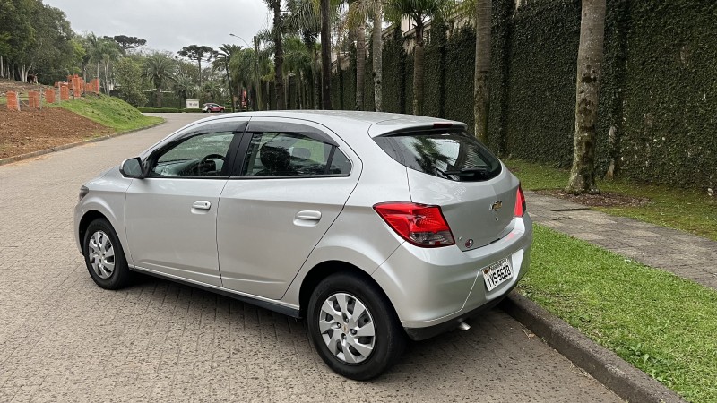 ONIX 1.4 MPFI LT 8V FLEX 4P MANUAL - 2015 - CAXIAS DO SUL