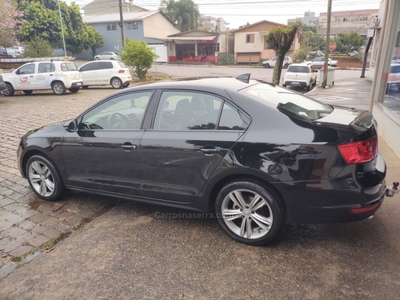 JETTA 2.0 COMFORTLINE FLEX 4P TIPTRONIC - 2013 - GUAPORé