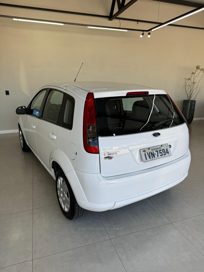 FIESTA 1.0 ROCAM SE 8V FLEX 4P MANUAL - 2014 - ENCANTADO