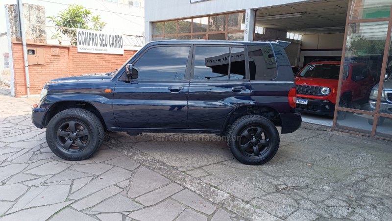 PAJERO TR4 2.0 4X4 16V 131CV GASOLINA 4P MANUAL - 2005 - FLORES DA CUNHA