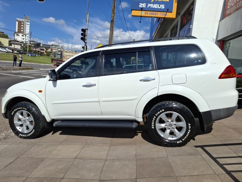 PAJERO DAKAR 3.2 HPE 4X4 7 LUGARES 16V TURBO INTERCOOLER DIESEL 4P AUTOMÁTICO - 2012 - FARROUPILHA