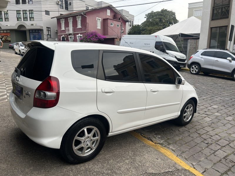 FIT 1.4 LX 16V FLEX 4P AUTOMÁTICO - 2007 - GARIBALDI