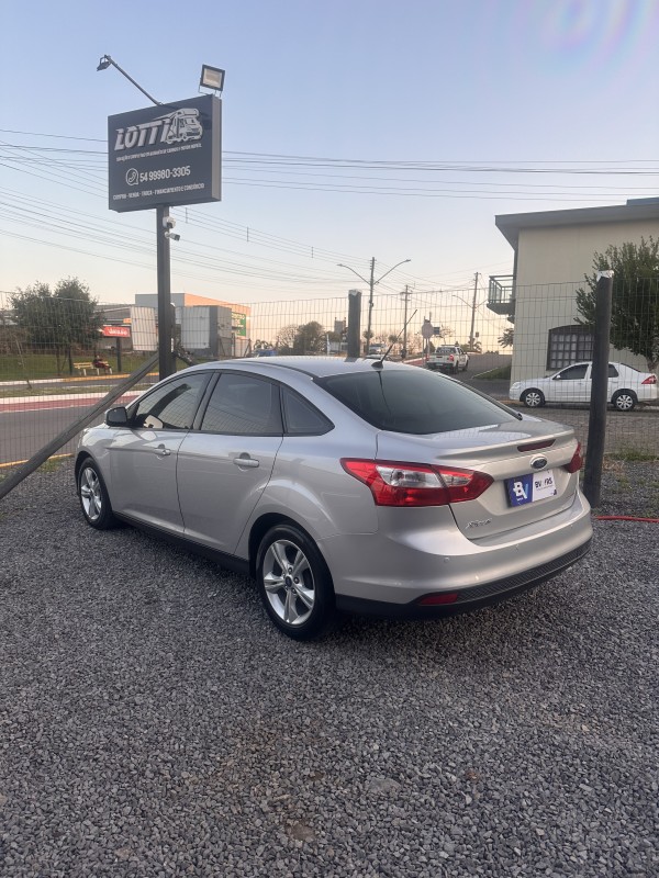 FOCUS 1.6 S SEDAN 16V FLEX 4P AUTOMÁTICO - 2014 - FARROUPILHA