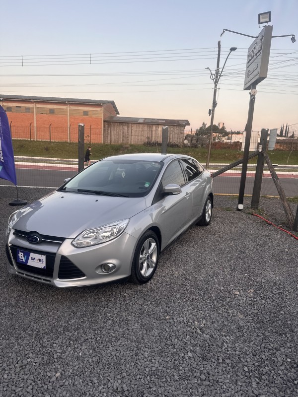 FOCUS 1.6 S SEDAN 16V FLEX 4P AUTOMÁTICO - 2014 - FARROUPILHA