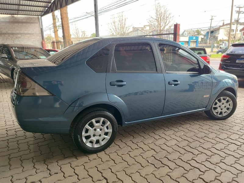 FIESTA 1.6 MPI CLASS SEDAN 8V FLEX 4P MANUAL - 2011 - CAXIAS DO SUL