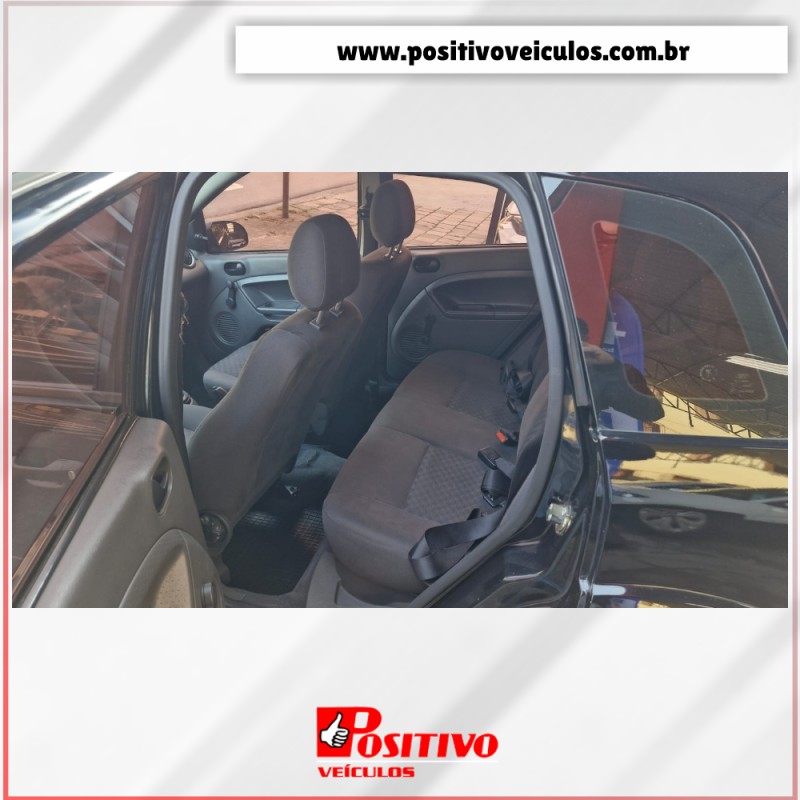 FIESTA 1.0 MPI PERSONNALITÉ 8V GASOLINA 4P MANUAL - 2006 - CAXIAS DO SUL