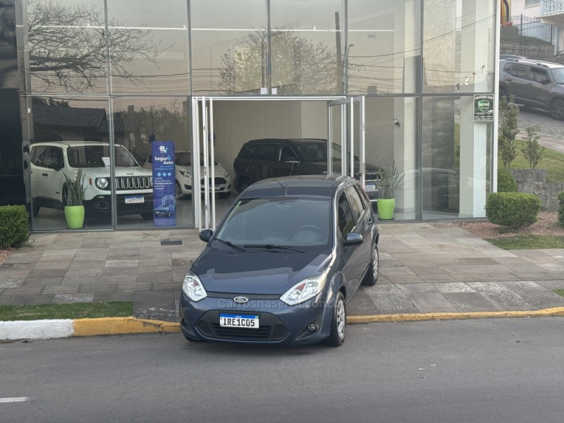 FIESTA 1.6 MPI CLASS HATCH 8V FLEX 4P MANUAL - 2011 - FARROUPILHA