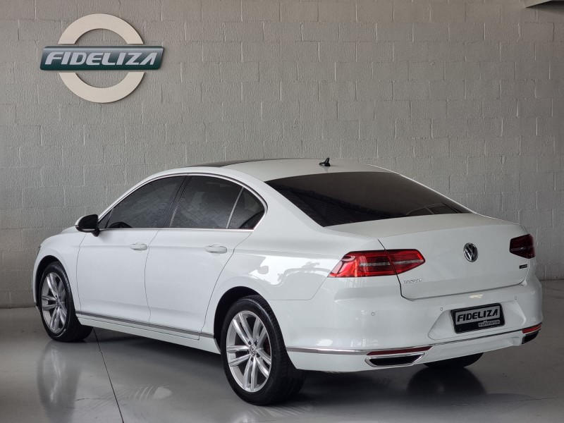 PASSAT 2.0 TSI HIGLHINE GASOLINA 4P AUTOMATIZADO - 2018 - FARROUPILHA