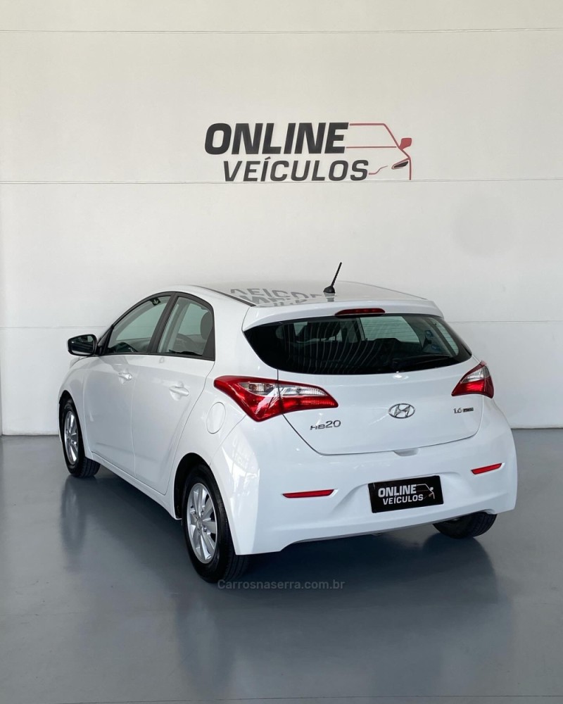 HB20 1.6 COMFORT PLUS 16V FLEX 4P MANUAL - 2014 - FARROUPILHA