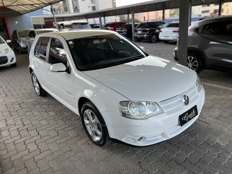 GOLF 1.6 MI SPORTLINE 8V FLEX 4P MANUAL - 2008 - BOM PRINCíPIO