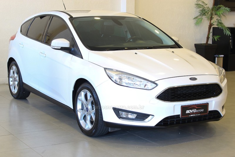 FOCUS 2.0 SE HATCH 16V FLEX 4P AUTO - 2017 - BENTO GONçALVES