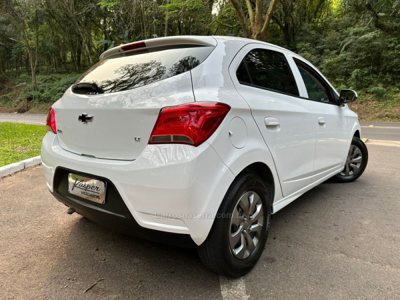 ONIX 1.0 MPFI LT 8V FLEX 4P MANUAL - 2019 - DOIS IRMãOS