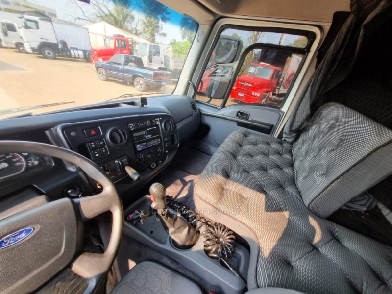 CARGO 2429 E 6X2 TURBO - 2014 - PORTãO