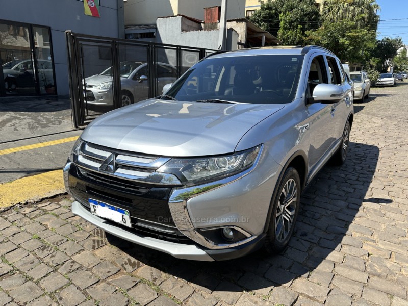 OUTLANDER 3.0 GT 4X4 V6 24V GASOLINA 4P AUTOMÁTICO - 2016 - LAJEADO