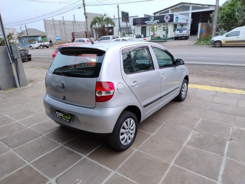 FOX 1.0 MI TREND 8V FLEX 4P MANUAL - 2009 - VACARIA