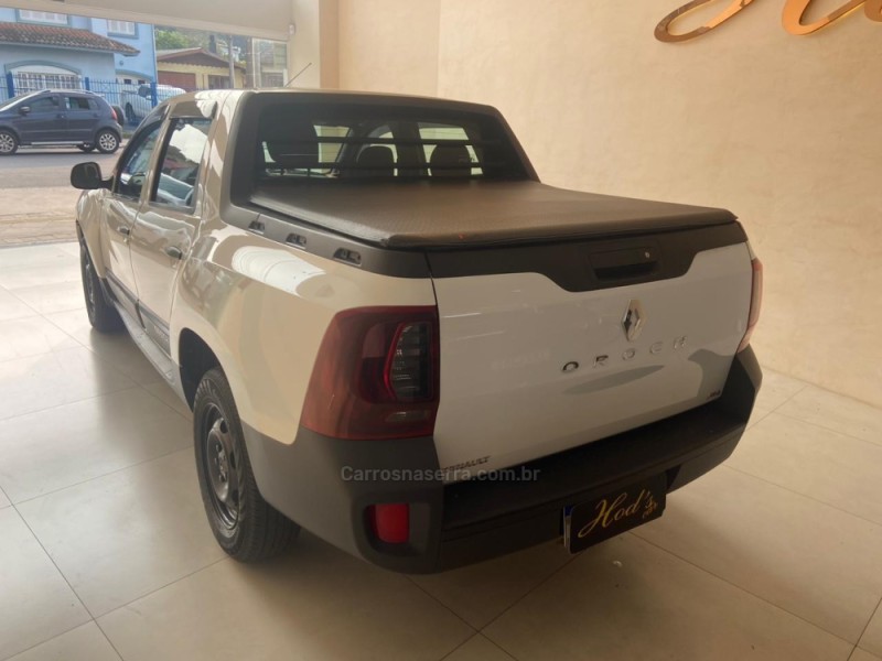 OROCH 1.6 16V DYNAMIQUE FLEX 4P MANUAL - 2019 - CANELA