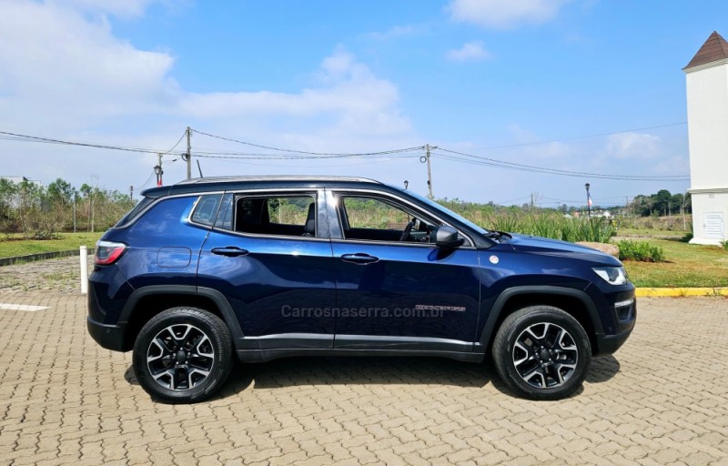 COMPASS 2.0 16V DIESEL TRAILHAWK 4X4 AUTOMÁTICO - 2019 - LAJEADO