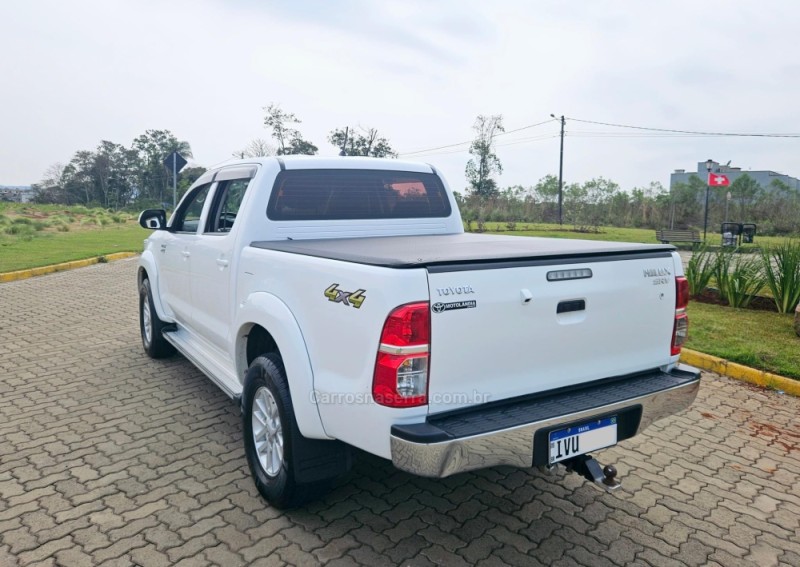 HILUX 2.7 SRV 4X4 CD 16V FLEX 4P AUTOMÁTICO - 2015 - LAJEADO