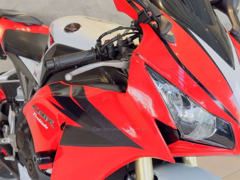 CBR 1000RR FIREBLADE - 2012 - CAXIAS DO SUL