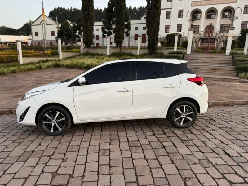 YARIS 1.5 XLS CONNECT 16V FLEX 4P AUTOMÁTICO - 2022 - GARIBALDI