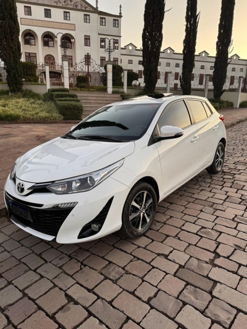 yaris 1.5 xls connect 16v flex 4p automatico 2022 garibaldi