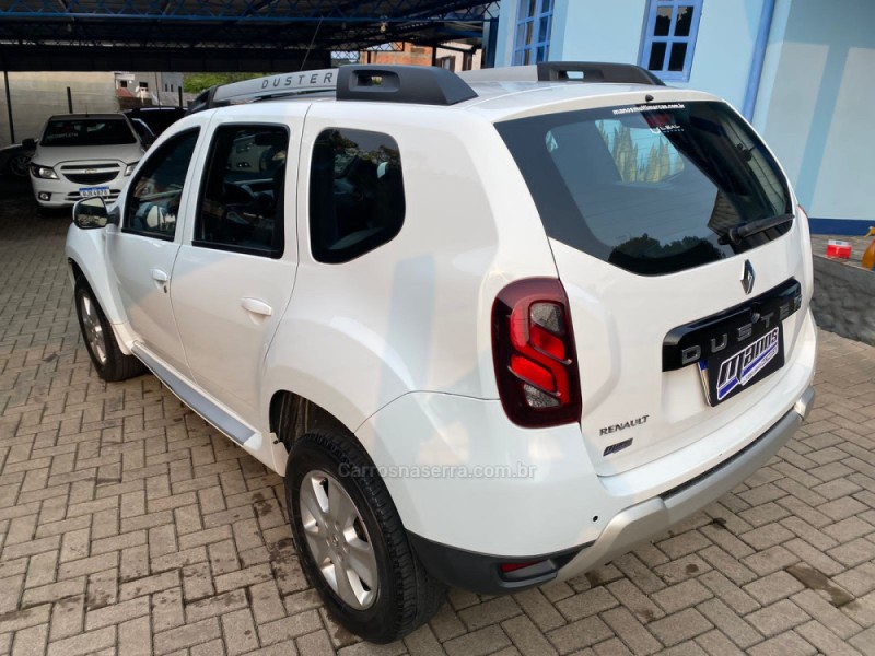 DUSTER 1.6 DYNAMIQUE 4X2 16V FLEX 4P MANUAL - 2017 - CANELA