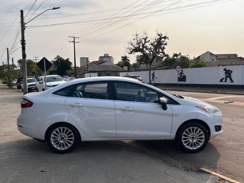 FIESTA 1.6 TITANIUM SEDAN 16V FLEX 4P AUTOMÁTICO - 2017 - VENâNCIO AIRES