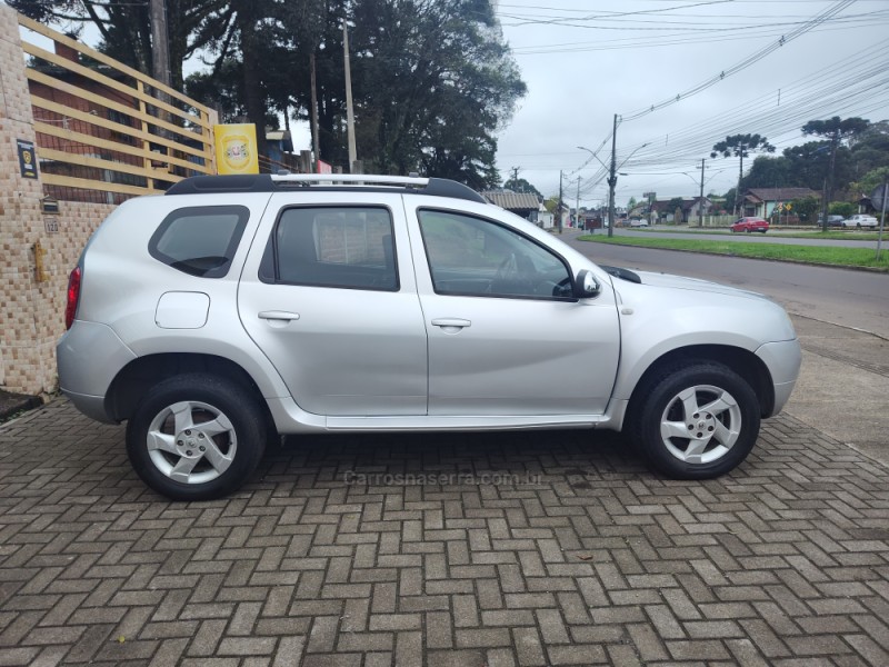 DUSTER 1.6 DYNAMIQUE 4X2 16V FLEX 4P MANUAL - 2013 - CANELA